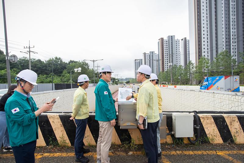 Young-8822.jpg 이미지