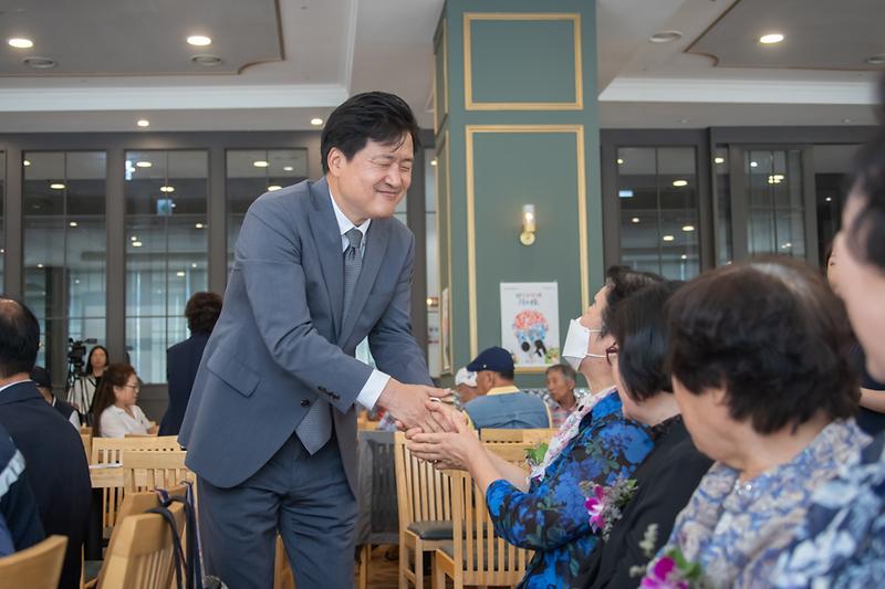 Young-9422.jpg 이미지