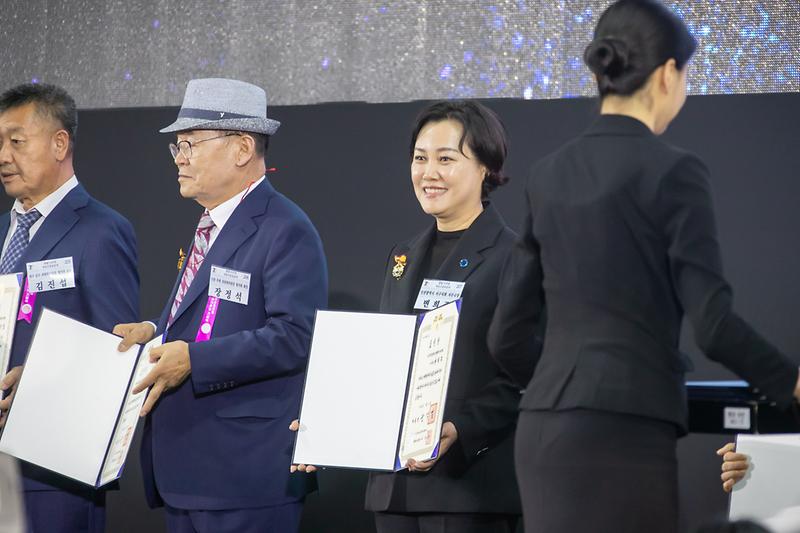 Young-9443.jpg 이미지