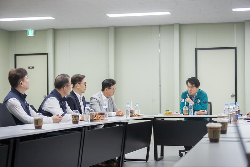 Young-1161.jpg 이미지