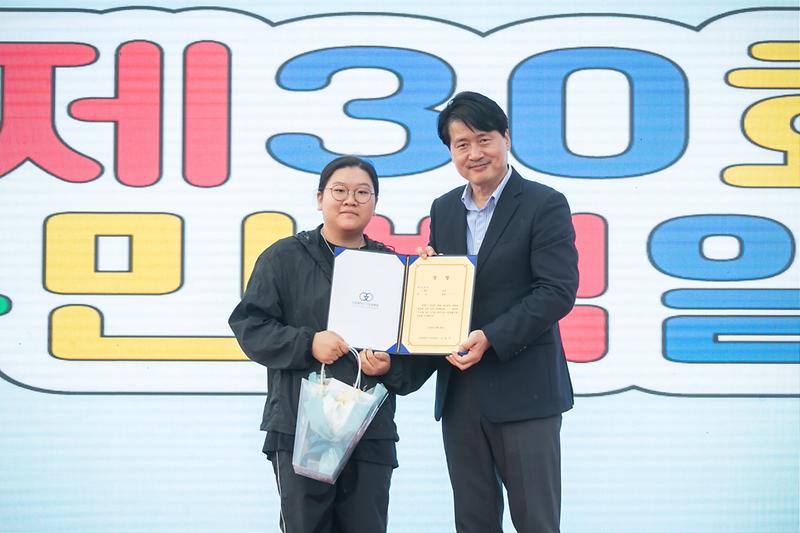 Young-1210.jpg 이미지