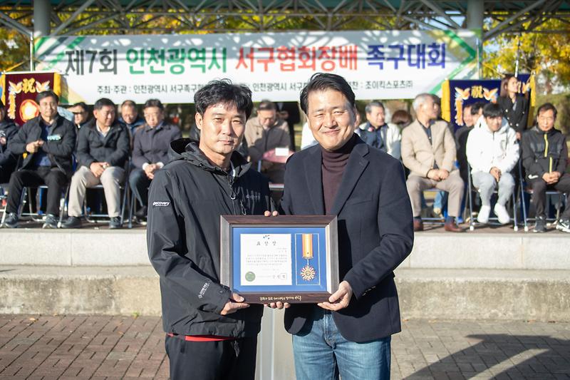 Young-1681.jpg 이미지