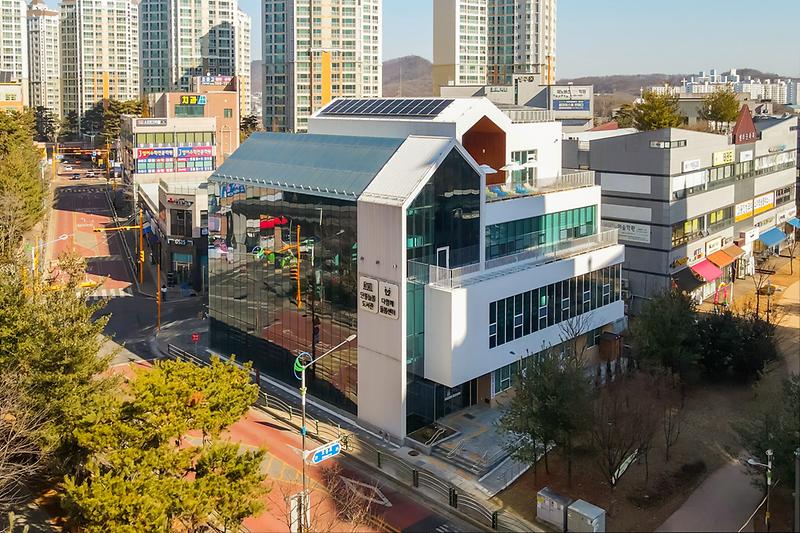 Young-1888.jpg 이미지