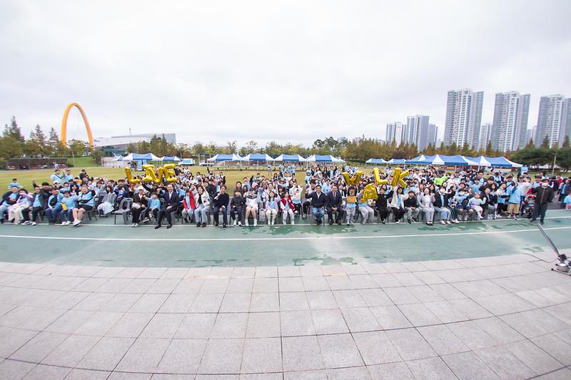 Young-1901.jpg 이미지