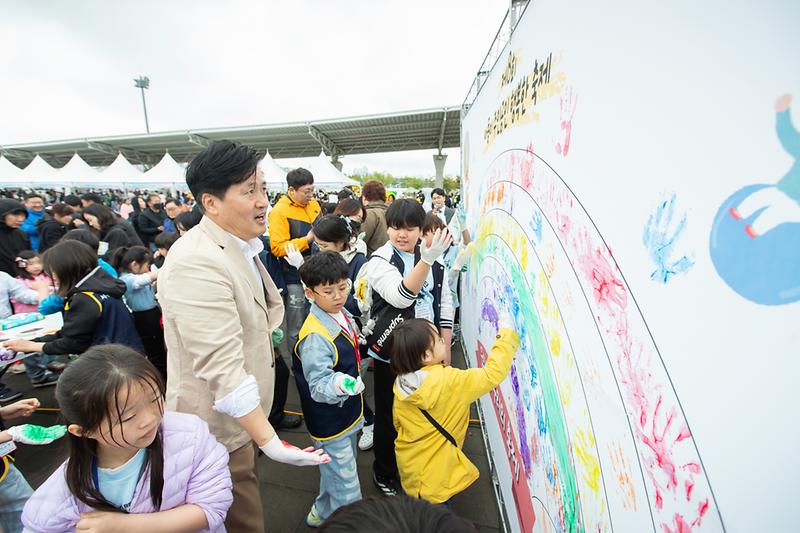 Young-1957.jpg 이미지