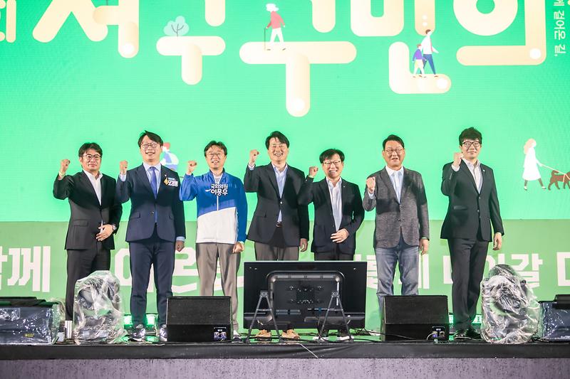 Young-1980.jpg 이미지