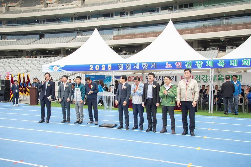 Young-2011.jpg 이미지