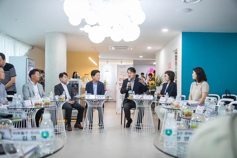 Young-2105.jpg 이미지