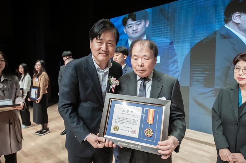 Young-4968.jpg 이미지