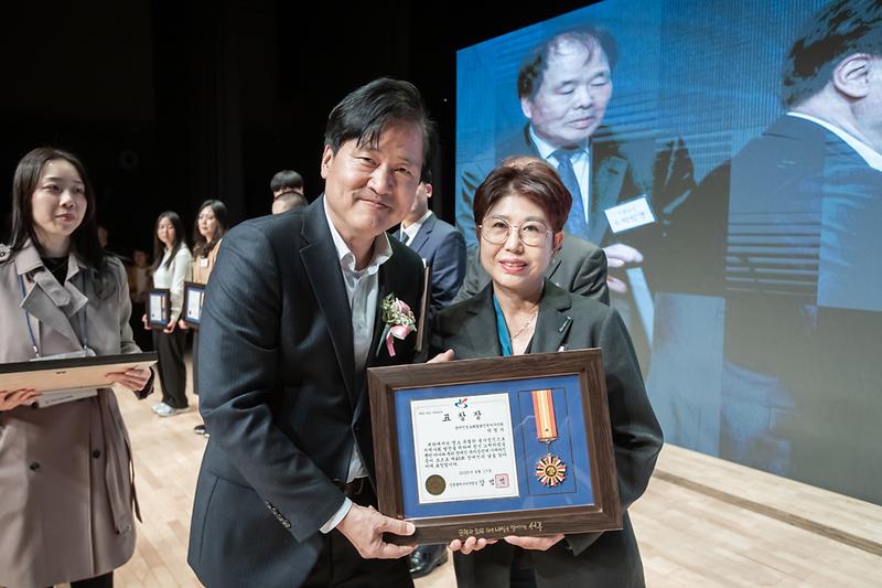 Young-4981.jpg 이미지