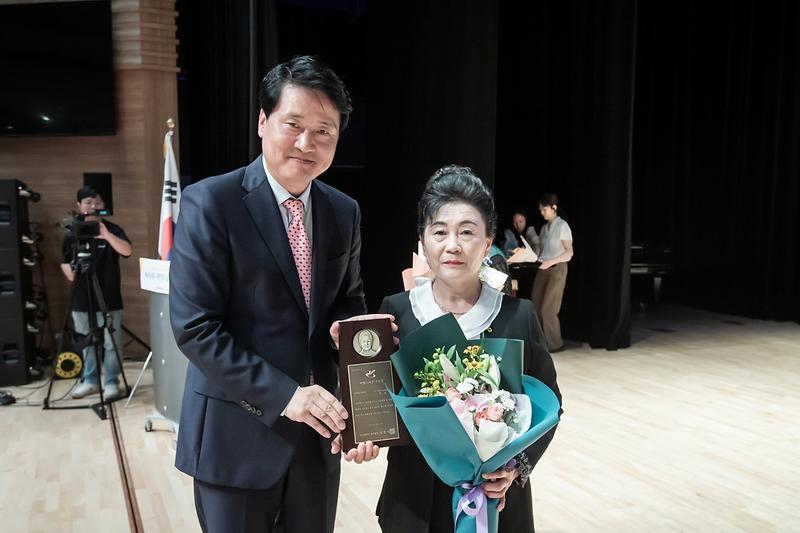 Young-5016.jpg 이미지