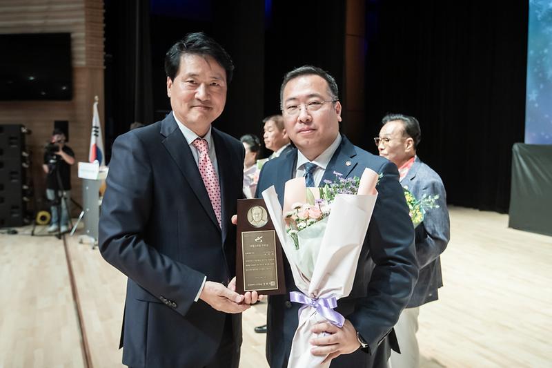 Young-5078.jpg 이미지