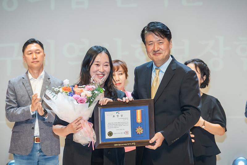 Young-6111.jpg 이미지