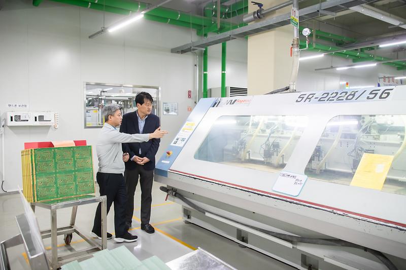 Young-6880.jpg 이미지