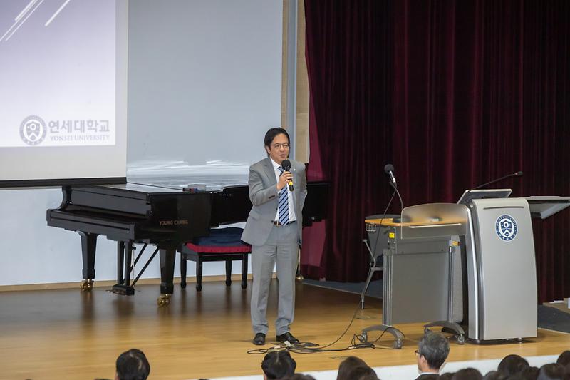 Young-7810.jpg 이미지