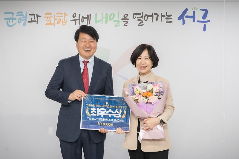 Young-8066.jpg 이미지