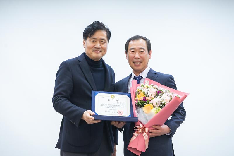 Young-9564.jpg 이미지