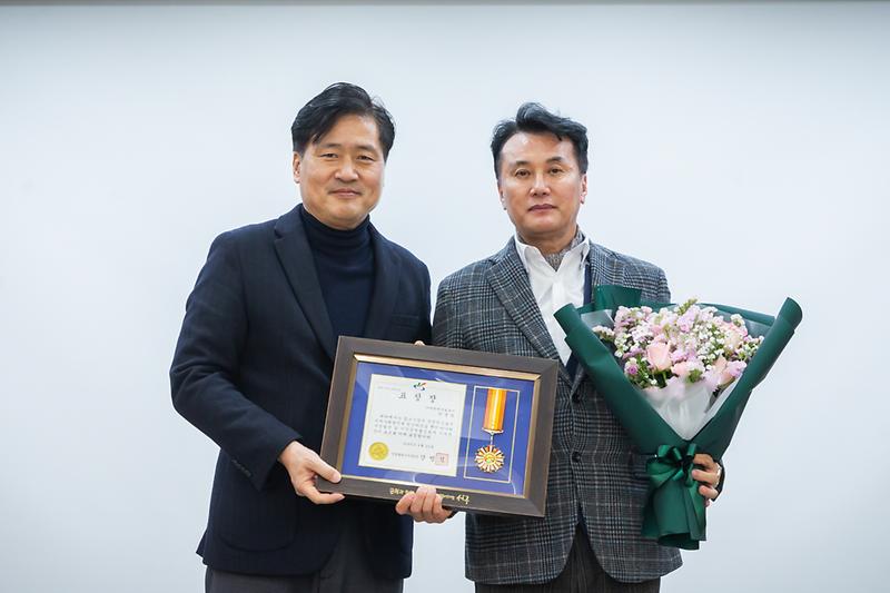 Young-9604.jpg 이미지