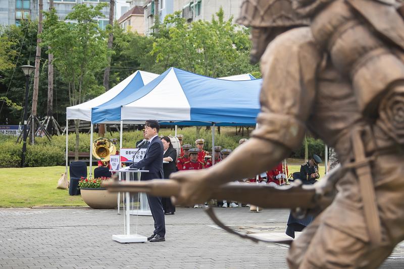 Young-9608.jpg 이미지