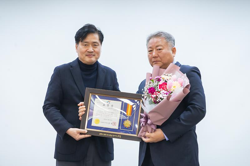 Young-9619.jpg 이미지