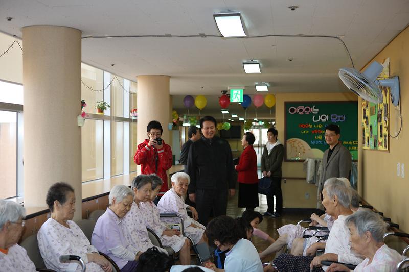 복지시설방문1.jpg 이미지