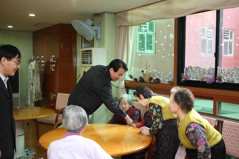 복지시설방문2.jpg 이미지