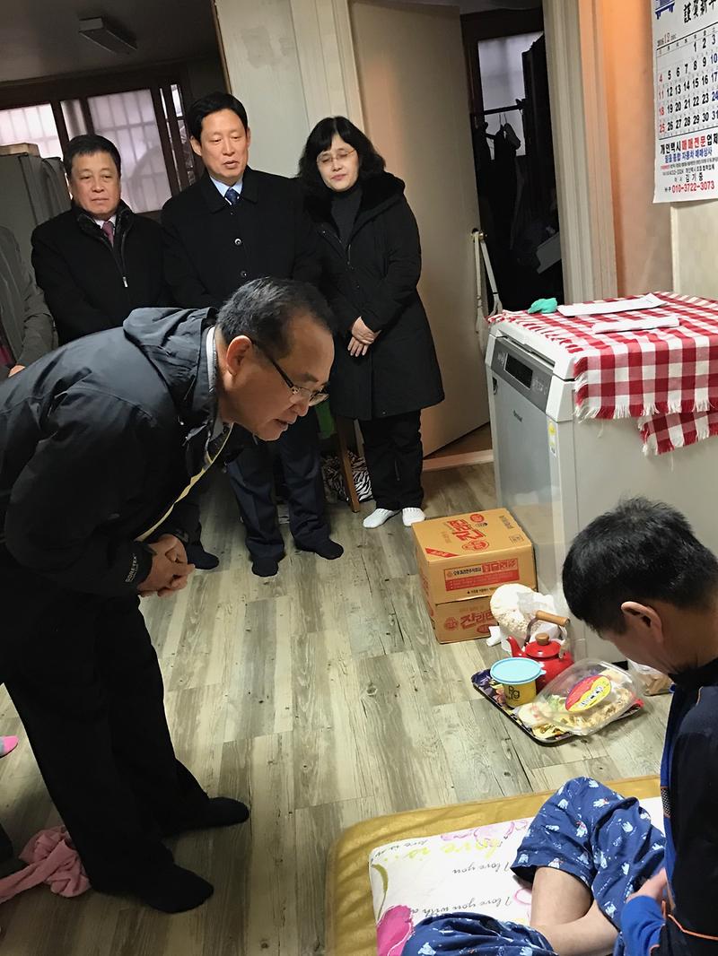 1_연희동_자문위원회_후원금_전달사진.jpg 이미지