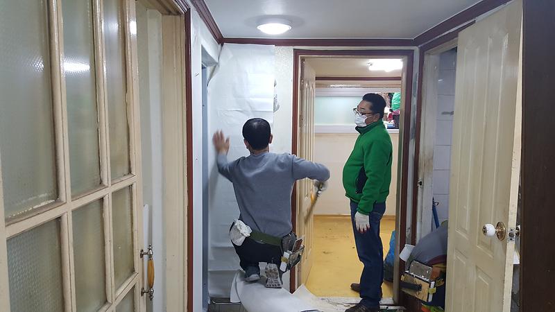 크라우드_펀딩_연계_사랑의_집수리_실시_2.jpg 이미지