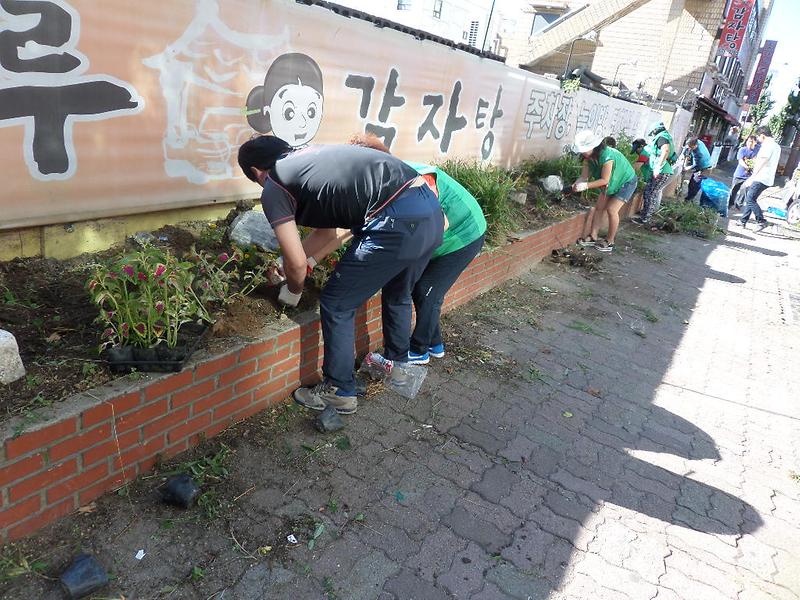 석남2동,_마을가꾸기_화단_조성_및_잡초제거_실시.jpg 이미지