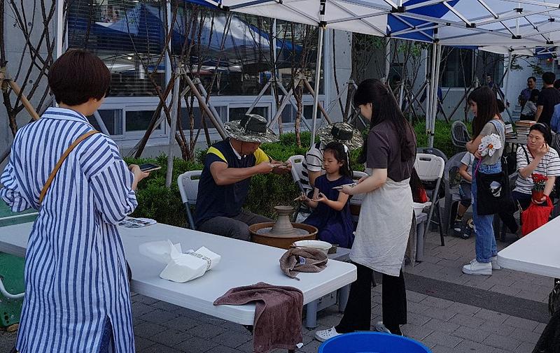 청초랑_북카페『제2회_북적북적_도서나눔_한마당』행사_개최_(2).jpg 이미지