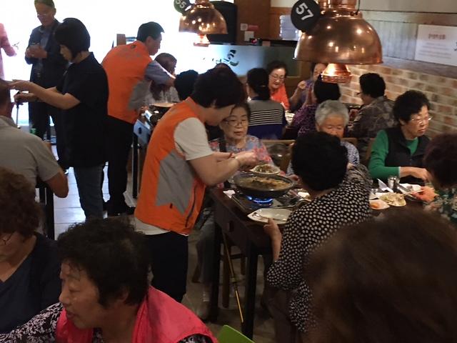 검암경서동,_자매결연_경로당_식사대접행사__(2).jpg 이미지