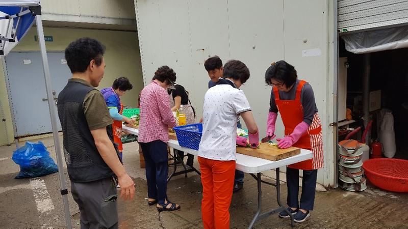 관내_독거노인을_위한_밑반찬_봉사_실시_.jpg 이미지