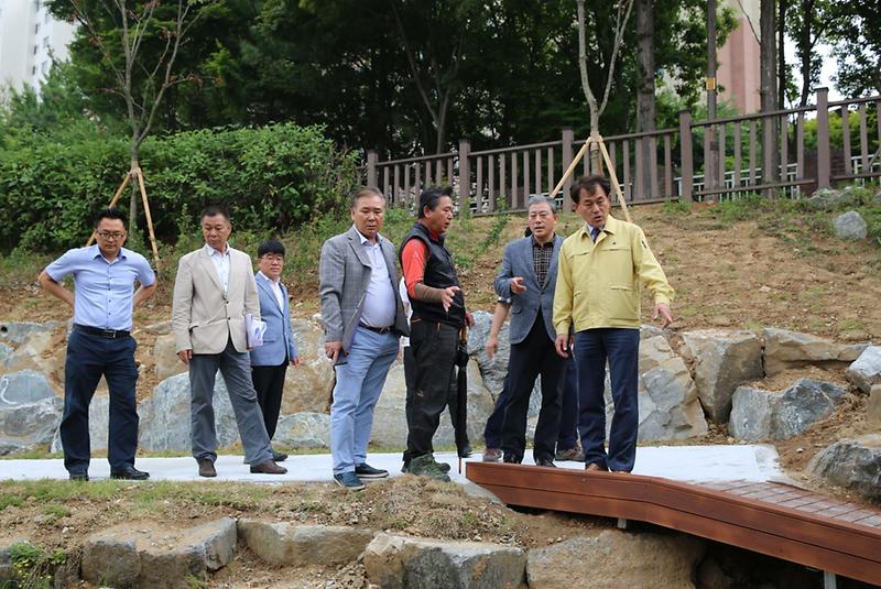 서구의회,_당하1호_공원_내_시설물_정비공사_현장_방문.jpg 이미지