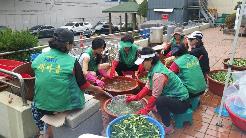 석남3동_새마을부녀회_어려운_이웃_사랑의_계절김치_나눔_행사__(2).jpg 이미지