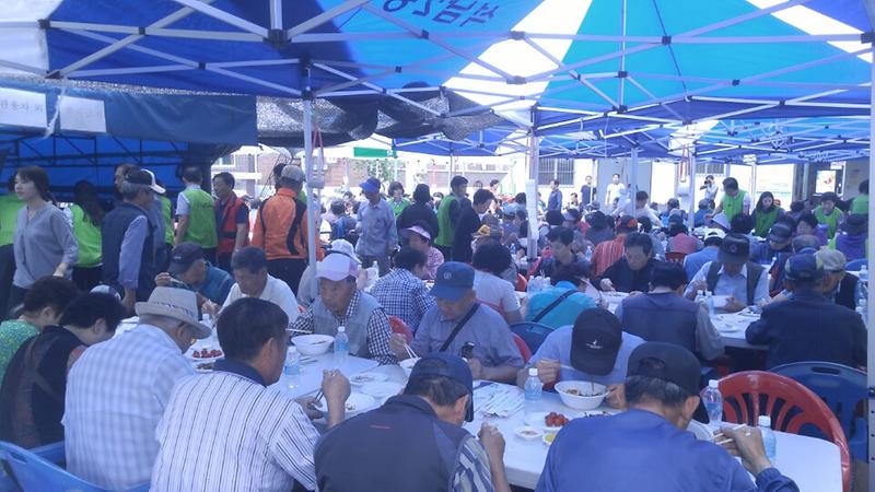 석사모,_제14회_어르신과_자장면_만남_잔치행사_성료.jpg 이미지