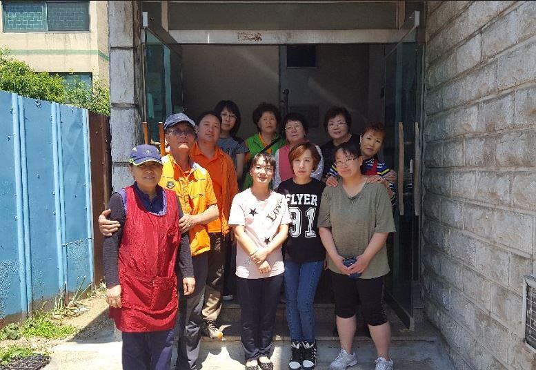 연희동_복지소외계층에_희망의_주거환경_개선_실시_(2).jpg 이미지