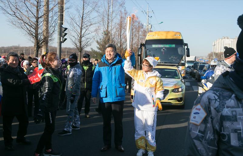 2018_평창_동계올림픽_성화봉송_환영_행사_성료.jpg 이미지