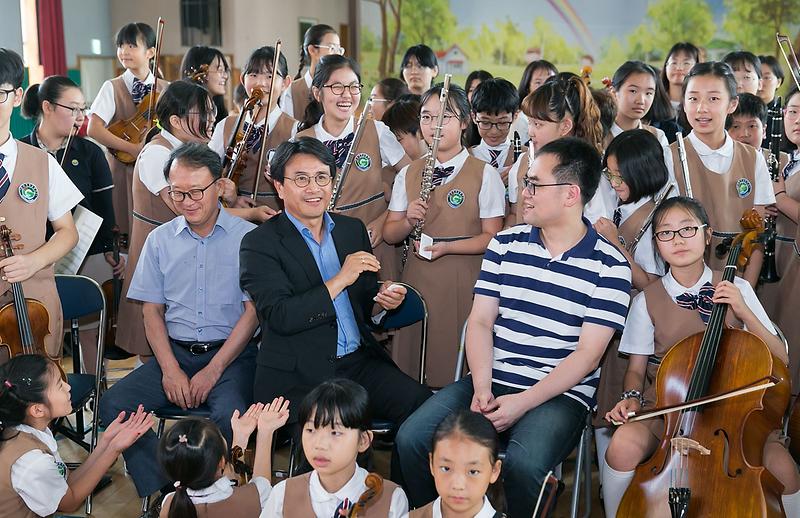 2이재현_서구청장_정서진_피크닉_클래식_서구_학생연합_오케스트라_연습장_방문_격려1.jpg 이미지