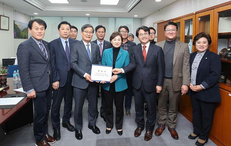 2서구,_서울지하철_5호선_검단_경유_및_9호선_공항철도_직결_촉구.jpg 이미지