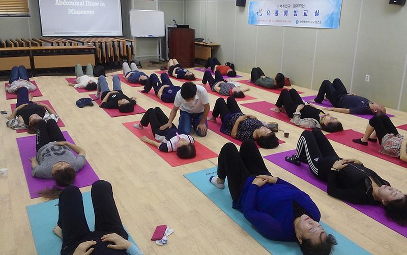 3서구,_지역주민과_함께하는_‘요통_예방_교실’_운영.jpg 이미지