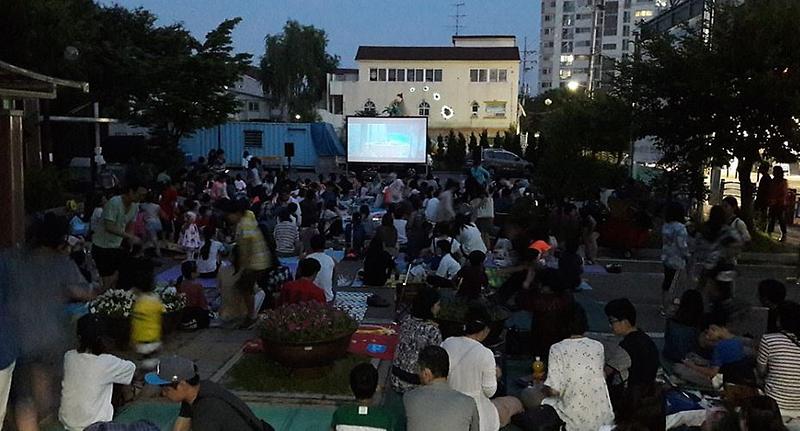 3서구_원당동,_주민과_함께하는_야외_무료영화_상영.jpg 이미지