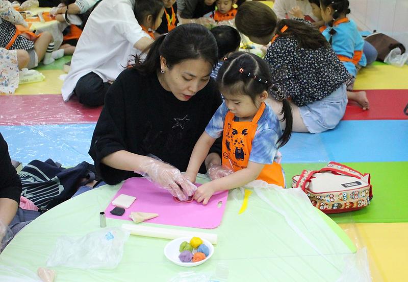 3서구검단어린이급식관리지원센터,_부모와_아이와_함께하는_집합교육_개최_(2).jpg 이미지