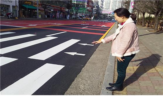 4서구,_주민참여_공사감독제_실시로_참여행정_구현__현장확인사진.jpg 이미지