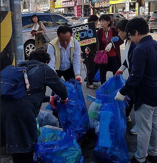 4석남2동_행정복지센터,_대은감리교회와_클린업데이_실시.jpg 이미지