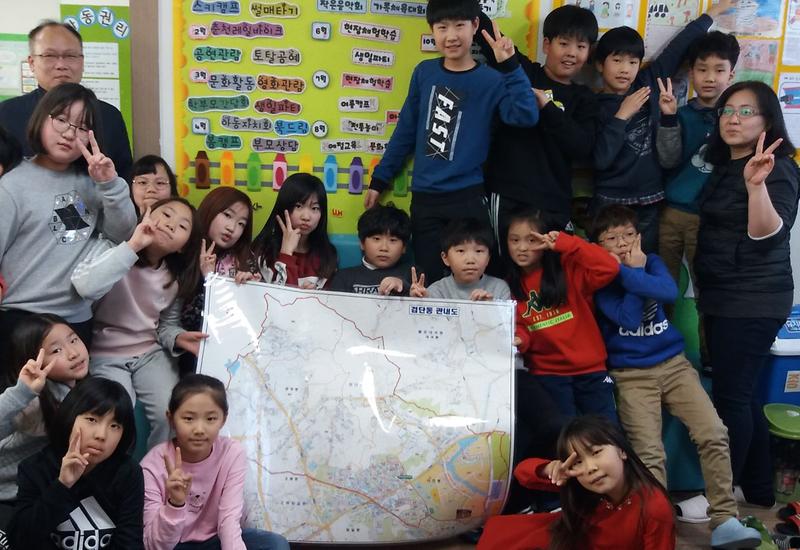 5_서구,_검단1동_지역아동센터에_관내도_배부.jpg 이미지