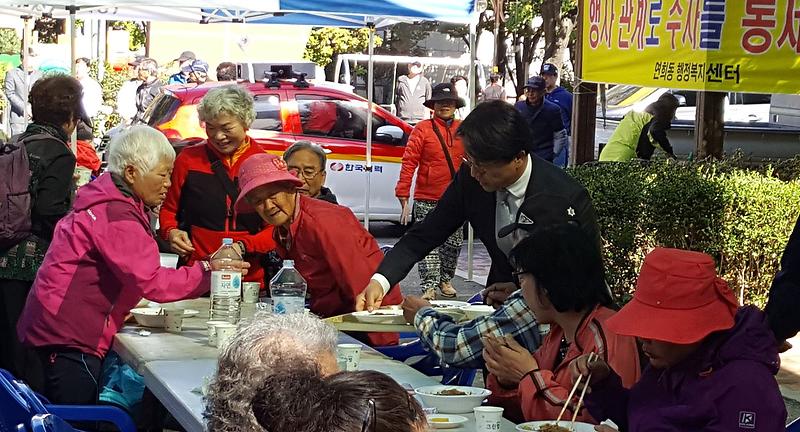 6서구_연희동,_사랑의_자장면_나눔_행사.jpg 이미지