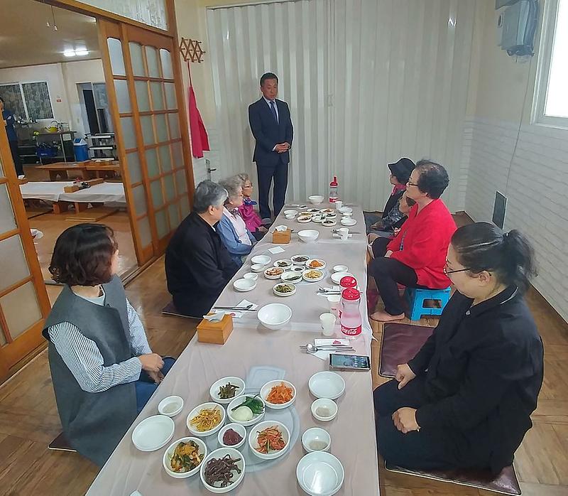 6원당동_지역사회보장협의체,_‘삼계탕_식사_대접’.jpg 이미지