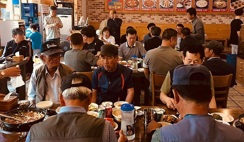 7서구_석남1동_방위협의회,_6.25_참전용사_오찬_대접.jpg 이미지