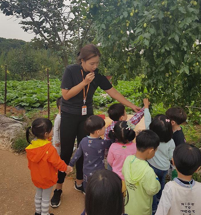 8서구어린이급식관리지원센터,_어린이_영양박사_‘즐거운_꼬마농부의_하루’_진행_(1).jpg 이미지