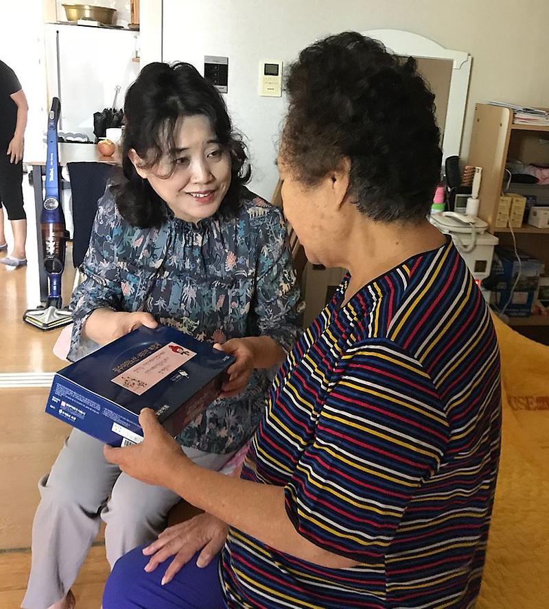 9서구_청라2동_지역사회보장협의체,_‘건강UP,_행복+’_종합영양제_지원.jpg 이미지